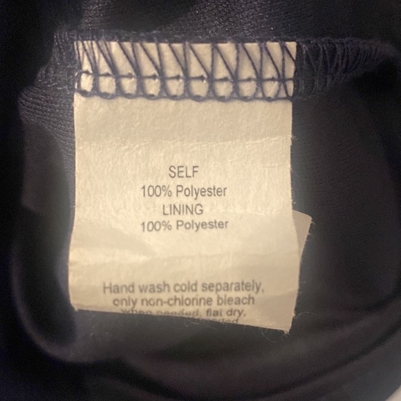 NWT Gilli deep vneck romper size small - Picture 6 of 8